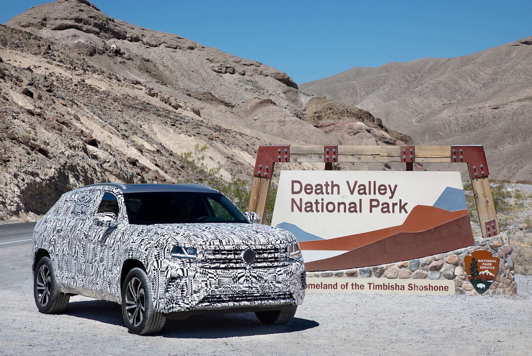 3-CrossSport_DeathValley